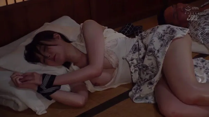 Xin chồng yêu đi bàn việc làm ăn với cấp trên, nữ nhân viên rơi vào kế hoạch của ông tiền bối biến thái