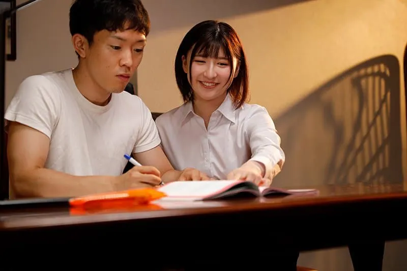 Nữ gia sư bị gài bẫy biến thành tí tẹo tình dục cho gia đình biến thái