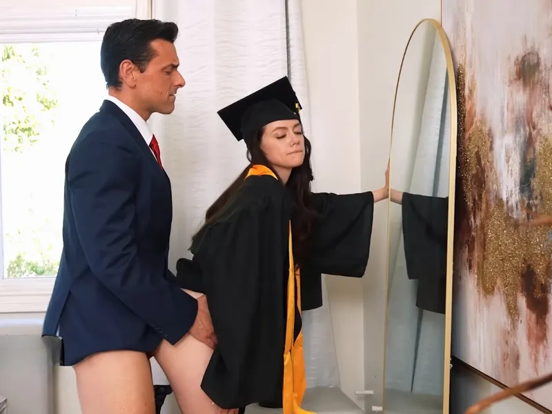 Cha dượng doggy ái nữ sữa chua rớt đầy sàn